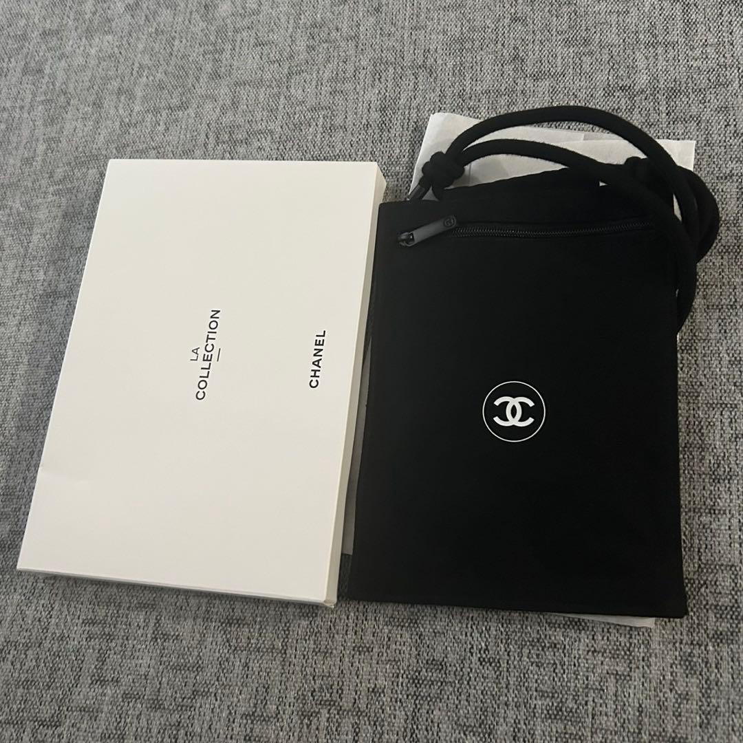 ノベルティCHANELパスポートホルダー スマホショルダー ラコレクション