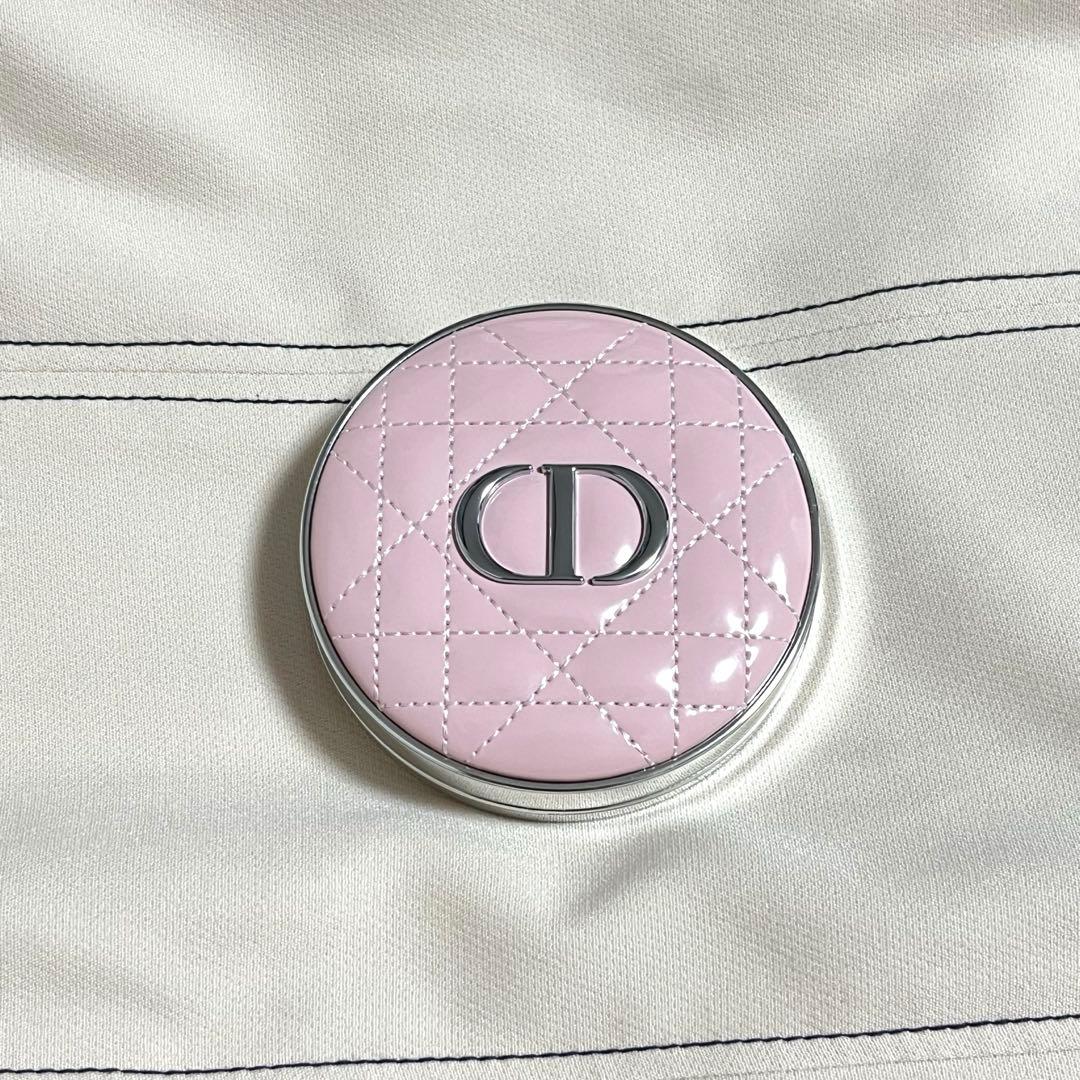 Diorスキンフォーエヴァー イドラグロウクッション 1N ニュートラル