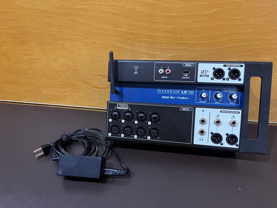 Soundcraft Ui12 デジタルミキサー（本体＋電源アダプター）