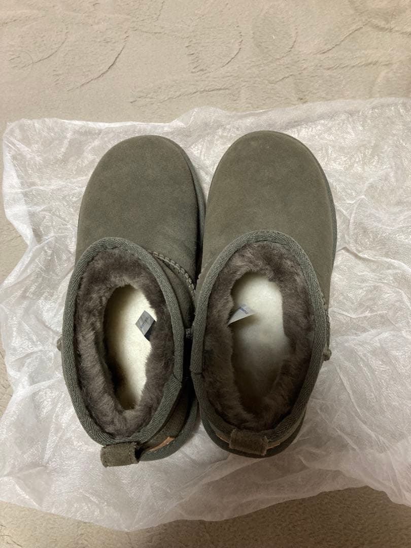 はるぽ⭐︎　UGG CLASSIC ULTRA MINI スレート　22