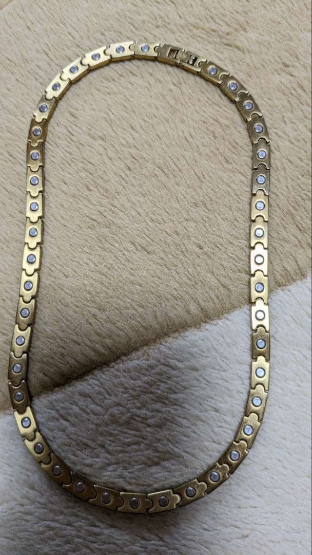 外山 Z（ゼット）健康磁気ネックレス 金色 中古美品 （トヤマ - メルカリ