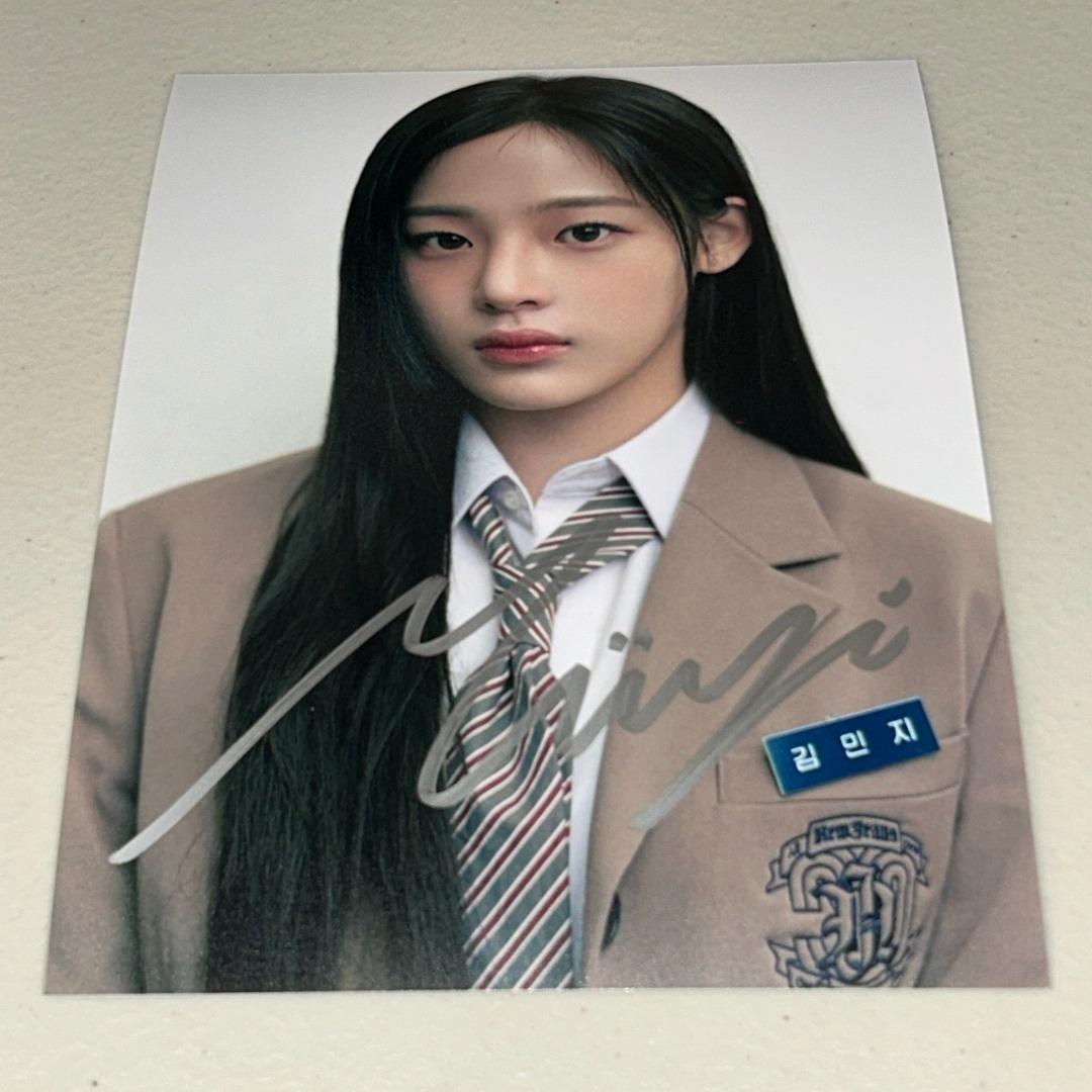 NewJeans ミンジ 直筆サイン 2Lサイズ スチール写真 - メルカリ