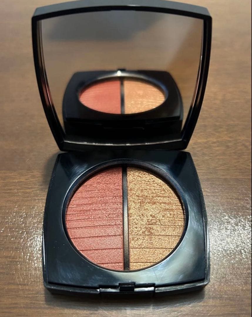 CHANEL レベージュヘルシーゴールデングロウパウダーソレイユクー