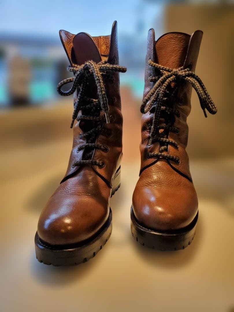 ブラウンレザー ミドルカットワークブーツ