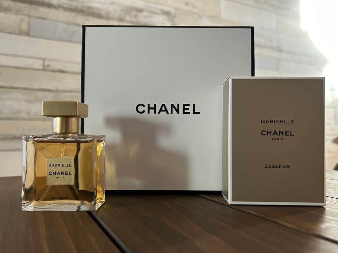 美品　GABRIELLE CHANEL ESSENCE 香水