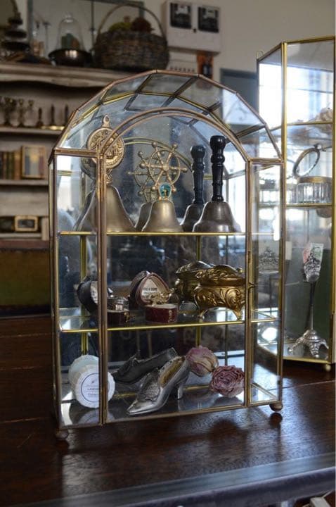 ＊クリスマスセール♪＊訳あり ビンテージ☆アーチ型ガラスショーケース 真鍮 収納