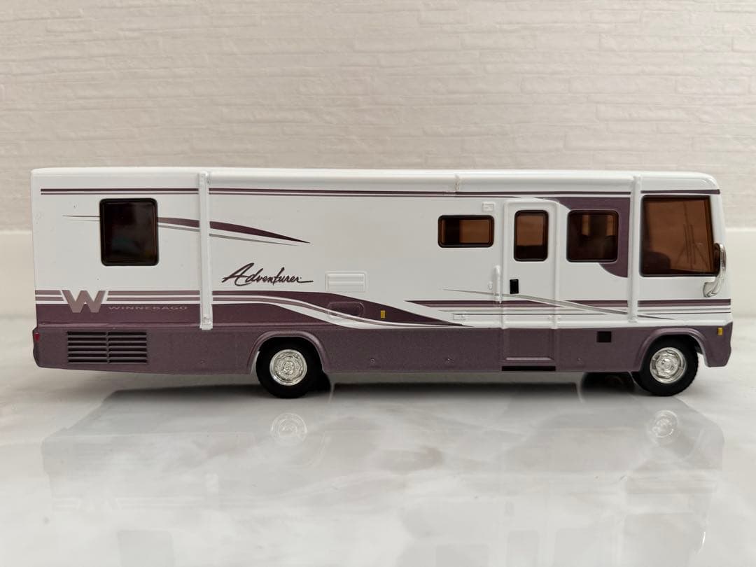 Winnebago Adventurerウィネベーゴ アドベンチャー ミニカー