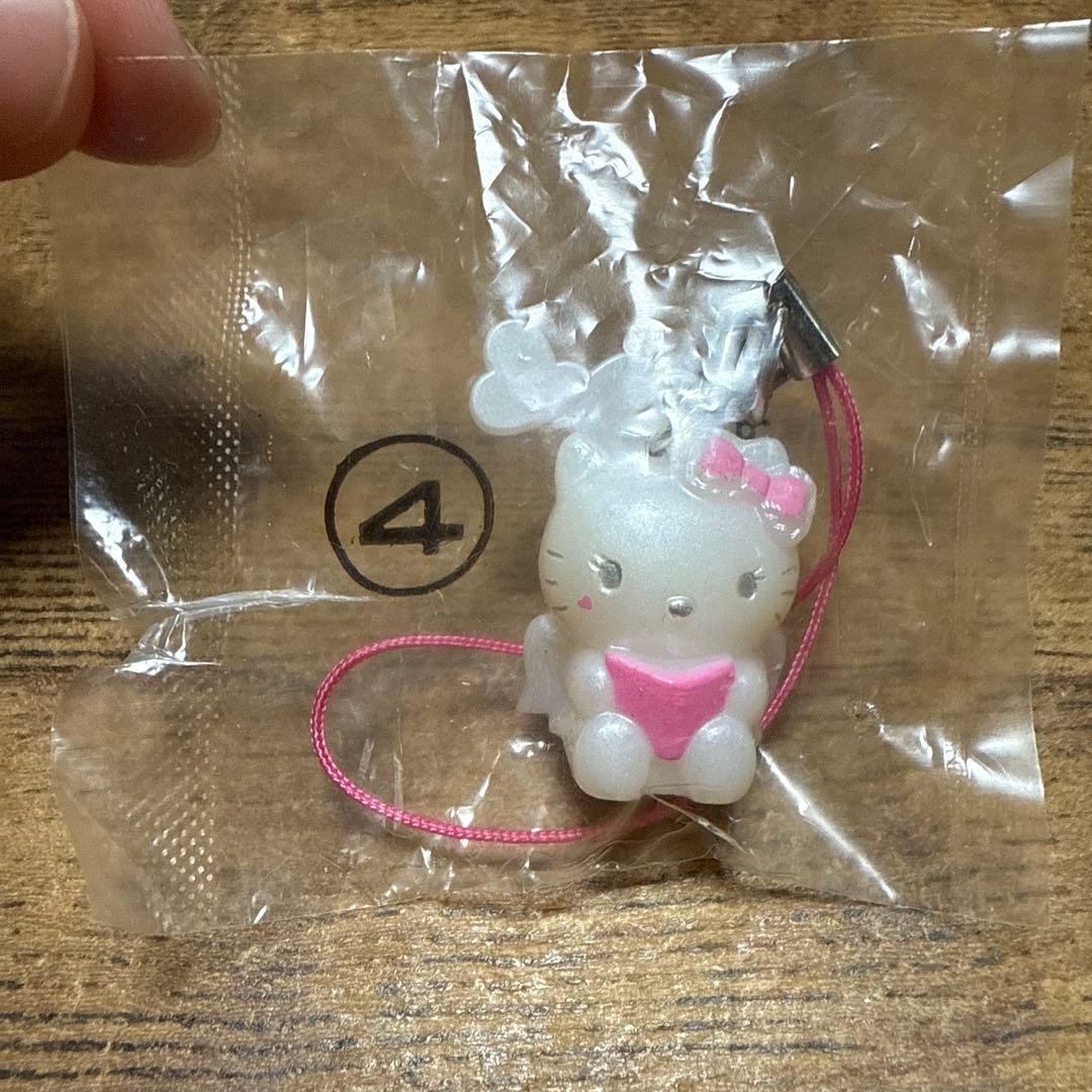 【新品未開封24時間以内発送】ハローキティ　サンリオ　天使　キーホルダー　激レア