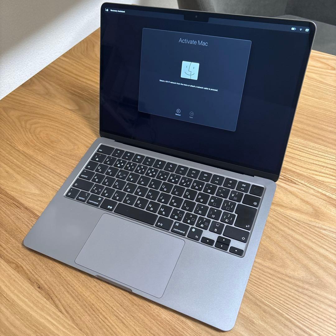 ［しり］MacBook Air M2 16GB/512GB