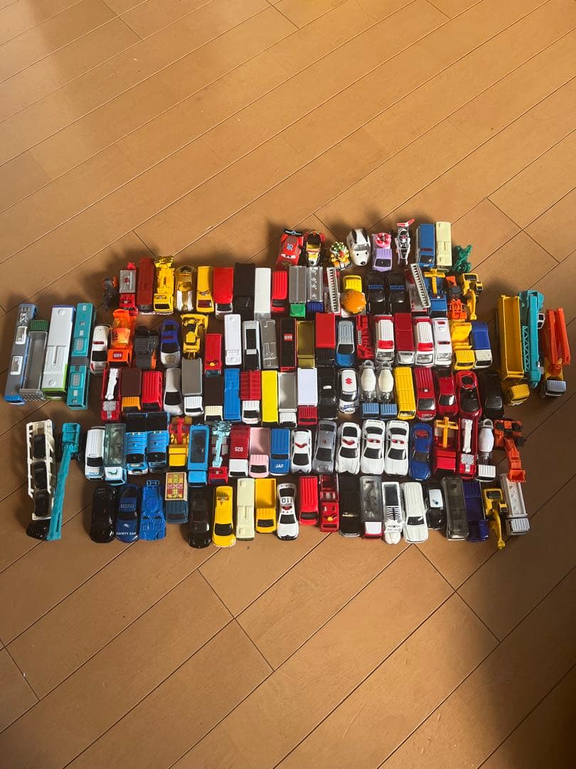 トミカ　ジャンク品120台まとめ売り　キャリアカー　警察車両　消防車両など トミカ ジャンク品120台まとめ売り キャリアカー 警察車両 消防車両など