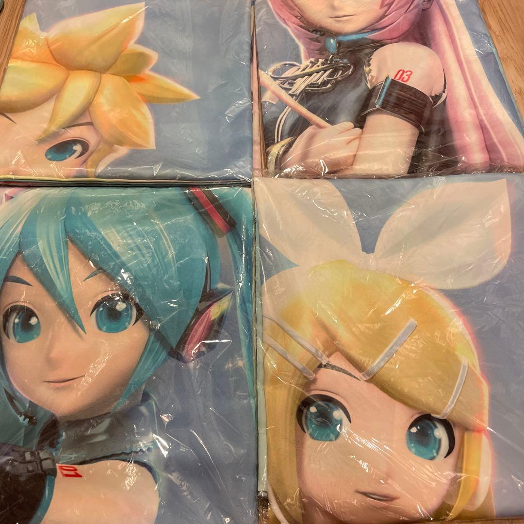 初音ミク、鏡音リン・レン、巡音ルカ 等身大タペストリー4枚セット 布ポスター