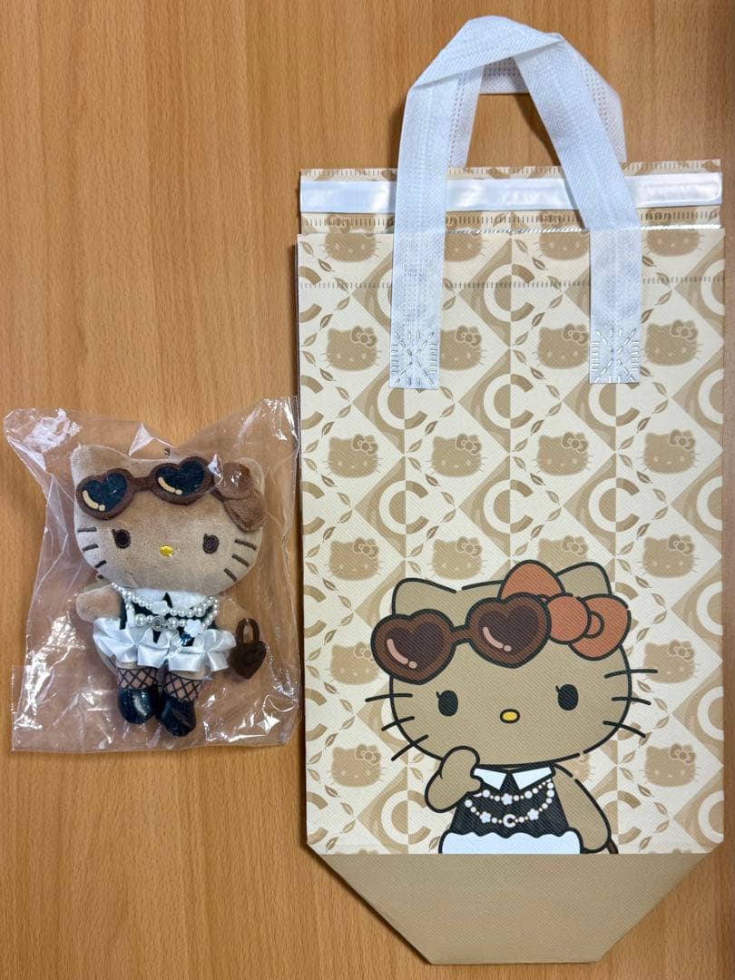 CHAGEE×ハローキティ×Freen キーチェーン1個、ショッパー1袋 - メルカリ