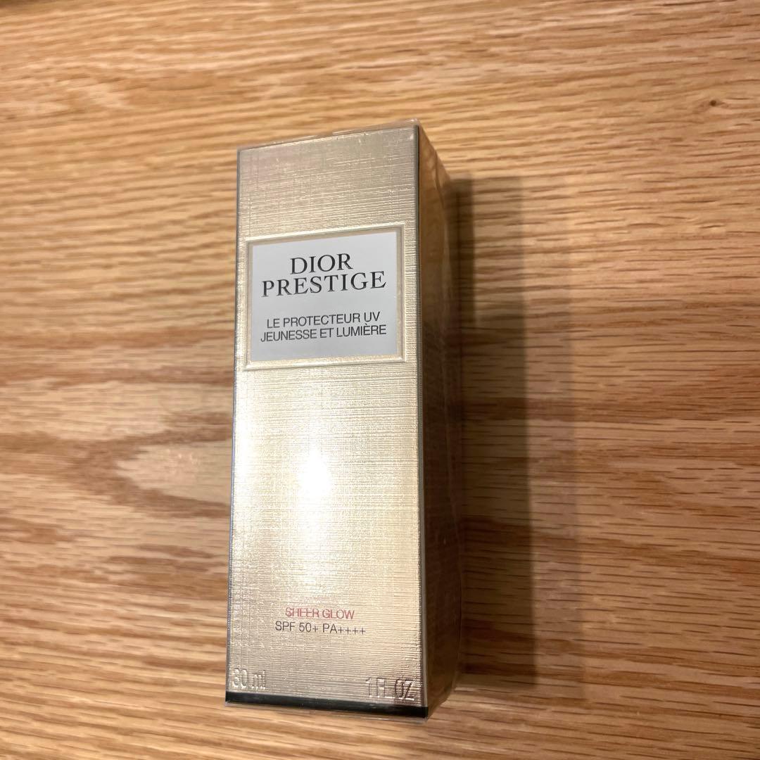 新品　DIOR プレステージホワイト　ルプロテクターUVルミエール　シアーグロー