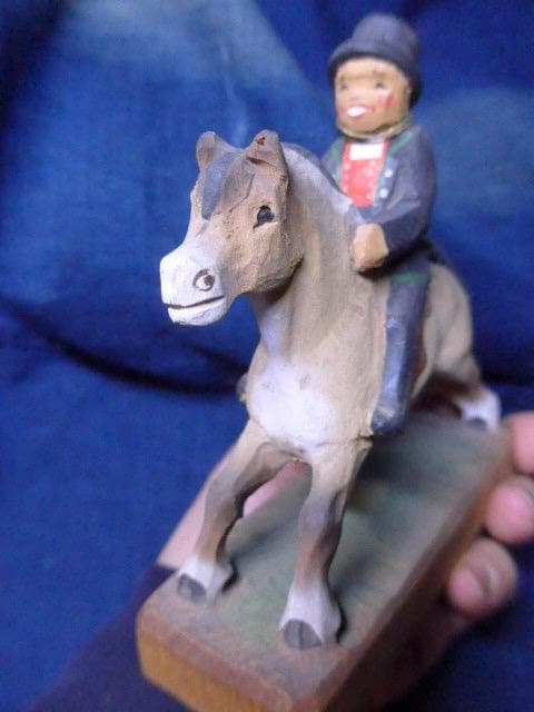 ノルウェーの彫刻家 貴重なへニング・エンゲルセンの木彫です。珍しい