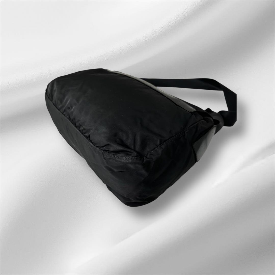 ヒナ様 PRADA プラダ メッセンジャーバッグ ナイロン NERO w18 - メルカリ