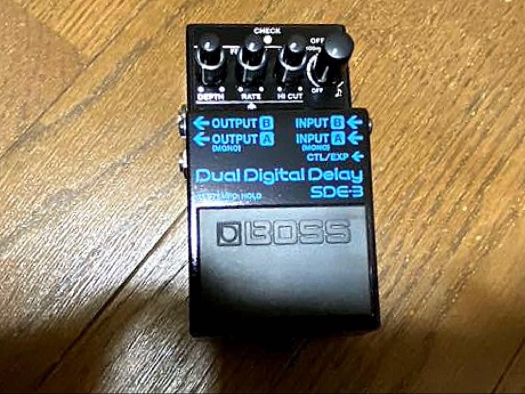 ギター BOSS SDE-3