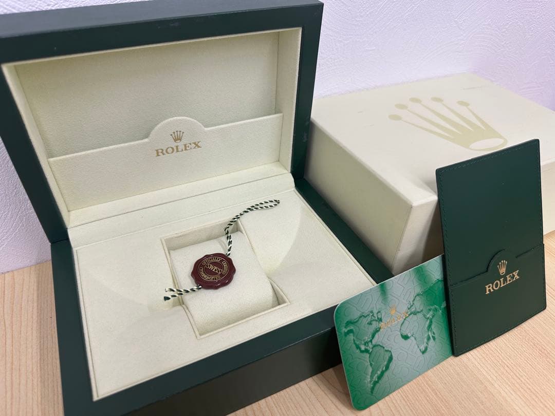 【正規品】ROLEX 付属品セット　箱　カレンダー ロレックスの並行輸入品と日本正規品を比べてみた～保証書や付属品の