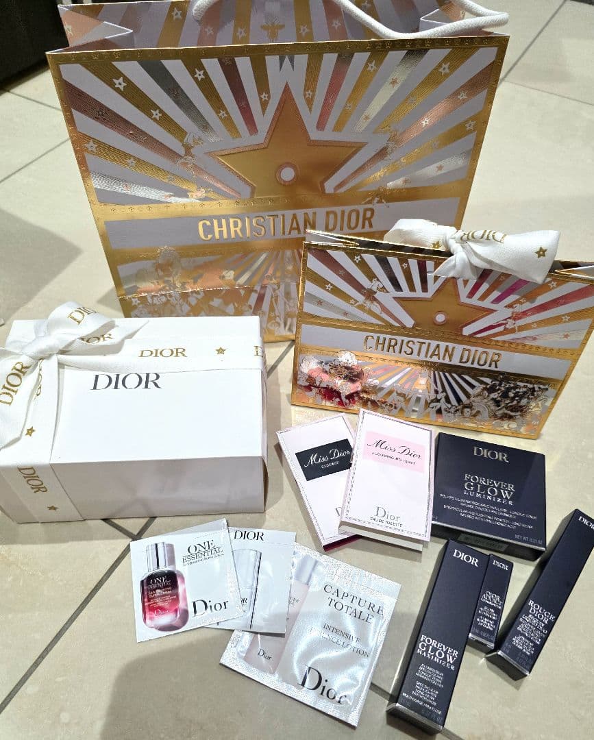 ホリデーコレクション限定オファー ハイライト ハイライター リップ ポーチ 𝑇𝑂𝐷𝐴𝑌 2/27 20:00 🍨🪽 ✔️ハイライター01再入荷 ✔️先着順