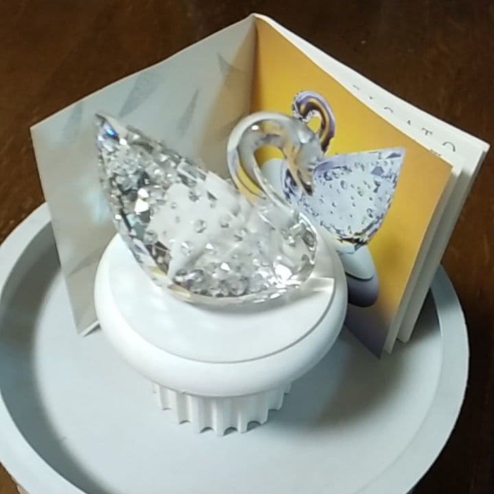 スワロフスキー100周年記念スワン