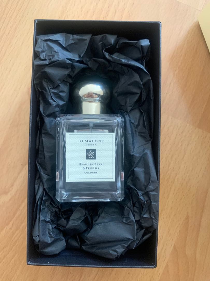 ラブリーフロッグ エスティローダー練り香水