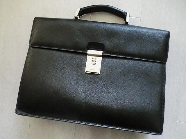 PRADA プラダ サフィアーノ ブリーフケース MADE IN ITALY S115138138