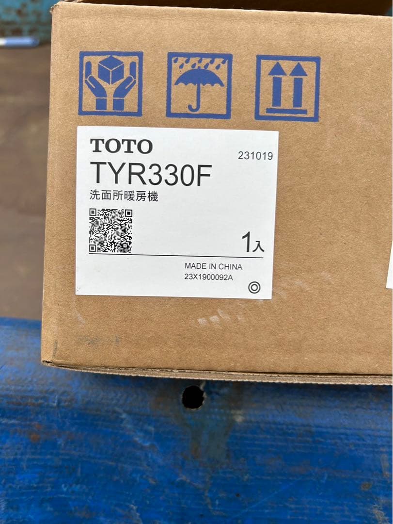 TOTO 洗面所暖房器 TYR330F - メルカリ