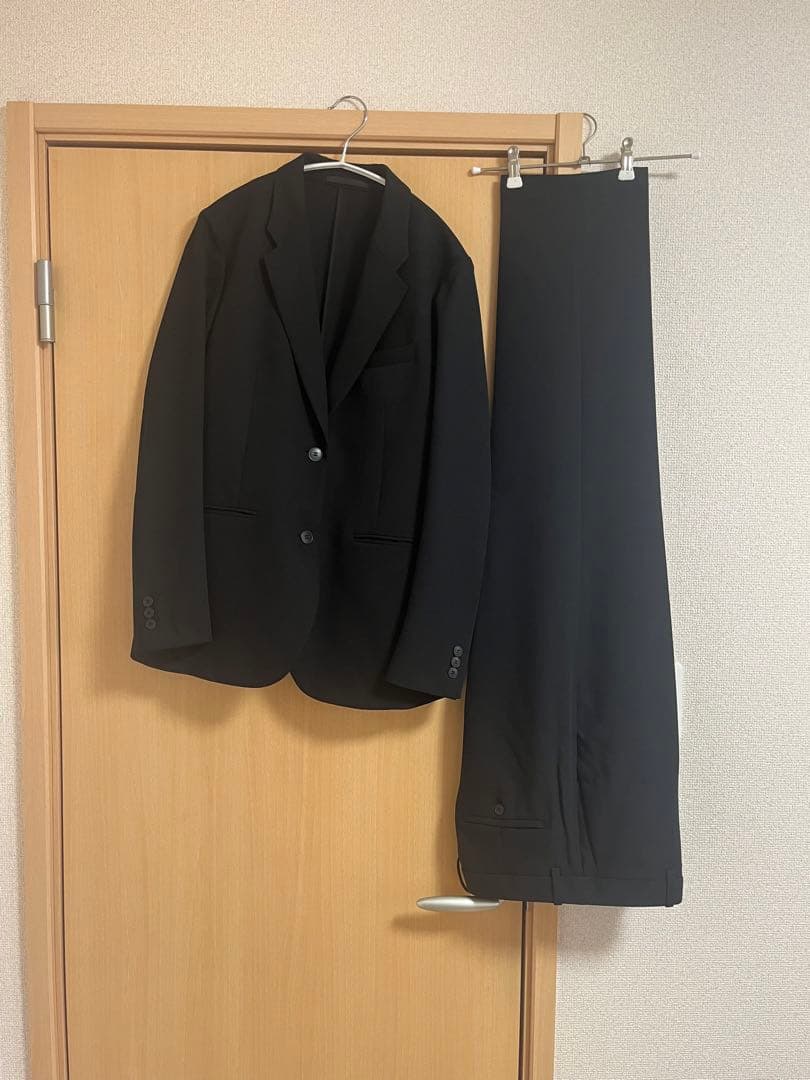 ユニクロ感動ジャケット　感動スリムパンツ　セットアップ