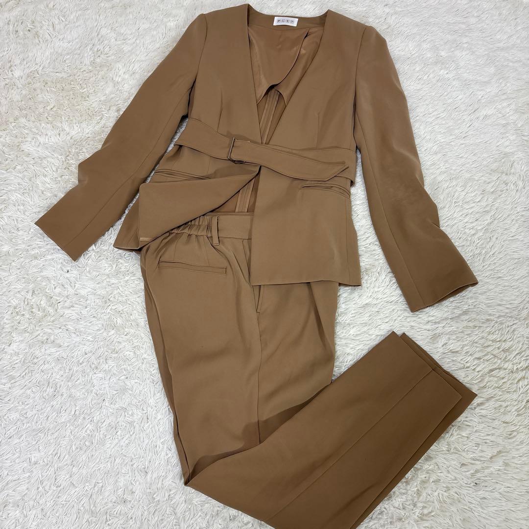 美品　プラステ　ノーカラー　セットアップXS　ベージュ　ポリエステル　ベルト