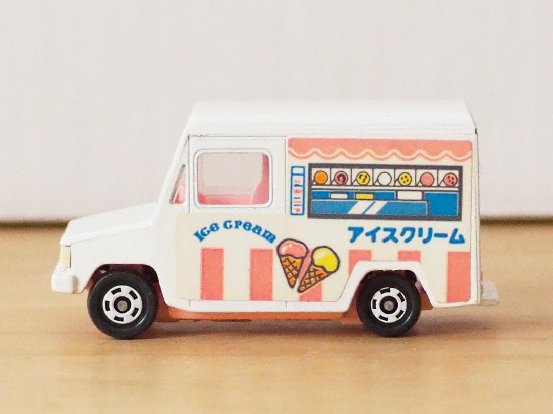 廃盤日本製 トミカギフト☆アイスクリーム販売車 いすゞ ハイバック