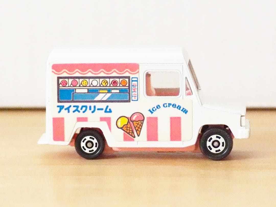 廃盤日本製 トミカギフト☆アイスクリーム販売車 いすゞ ハイバック