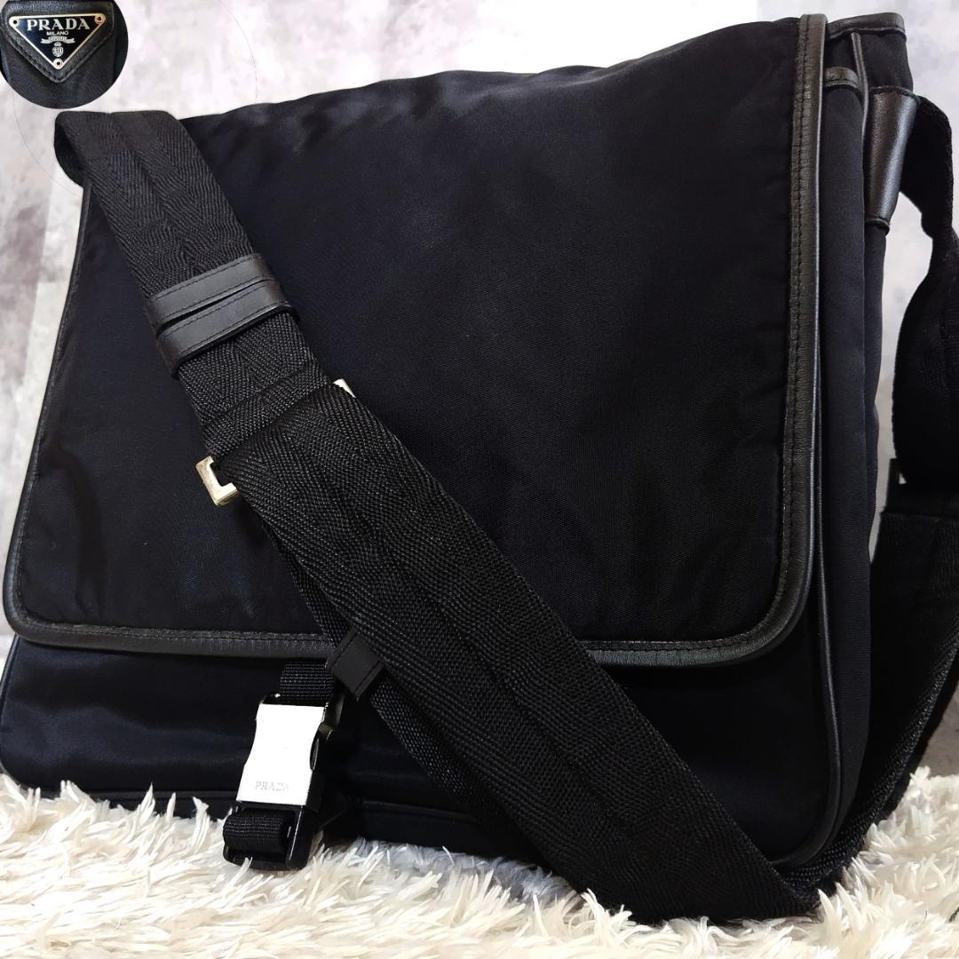美品 プラダ メッセンジャーバッグ ブラック 三角ロゴ A4収納 ナイロン
