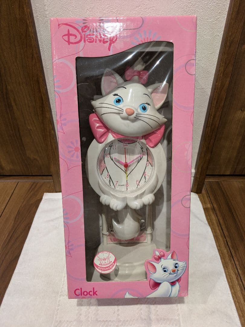 Disney ディズニー おしゃれキャット マリー しっぽゆらゆら 置時計 新品 ディズニー マリー 猫じゃらし 《しっぽ / リボン》 / PET PARADISE