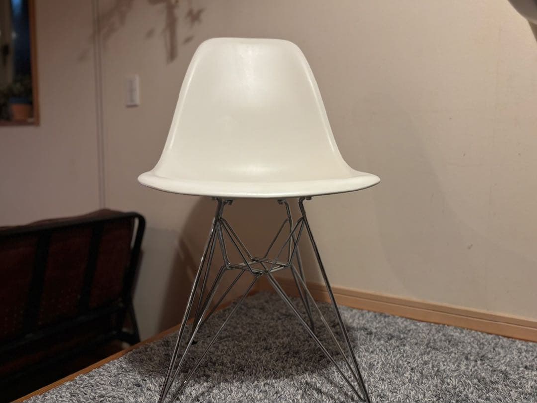 ラス1 Vitra社 イームズ シェルチェア