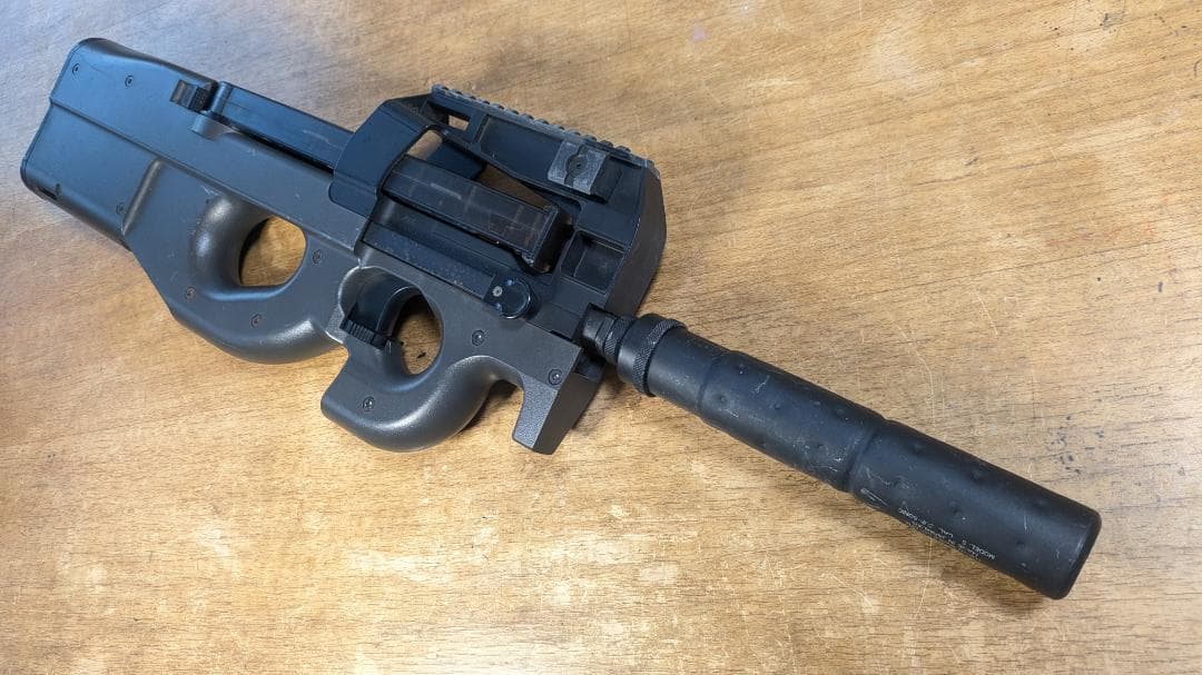 東京マルイ　 P90 　スタンダード　サイレンサー付き　動作OK