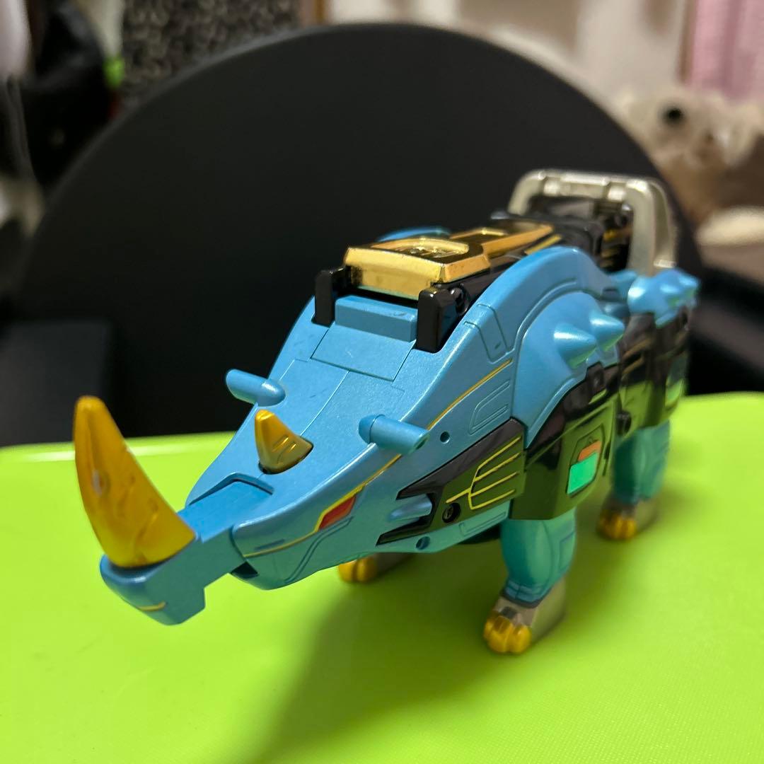 ガオレンジャー　ガオライノス&ガオマジロ 百獣戦隊ガオレンジャーDX ガオライノス&ガオマジロ バンダイ - メルカリ