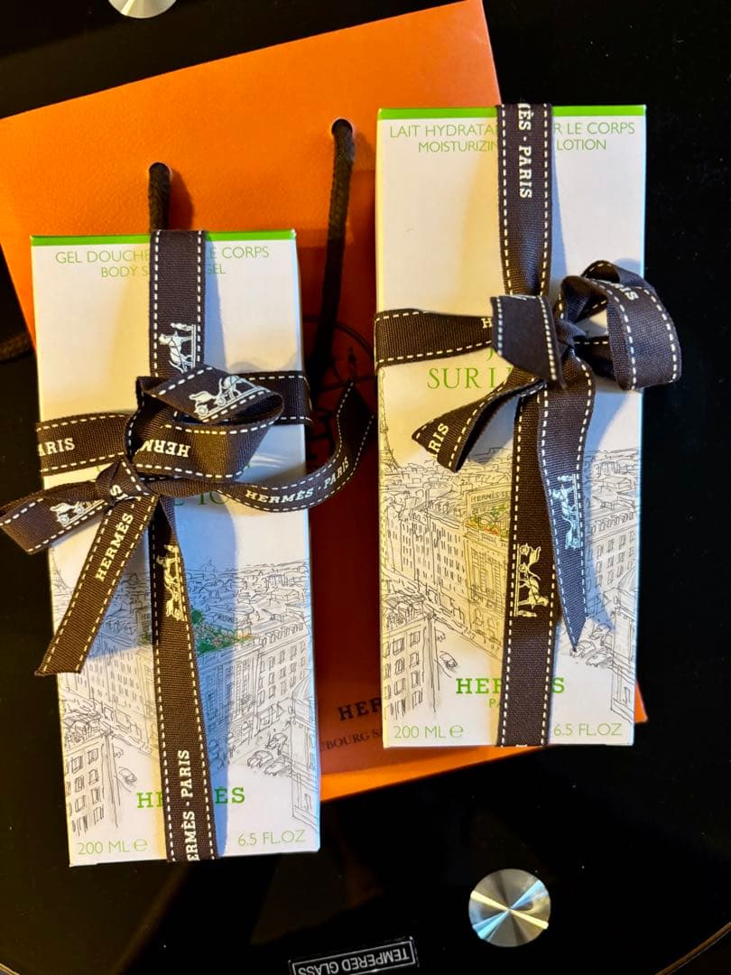 HERMES 屋根の上の庭ボディローション200mL&シャワージェル200mL