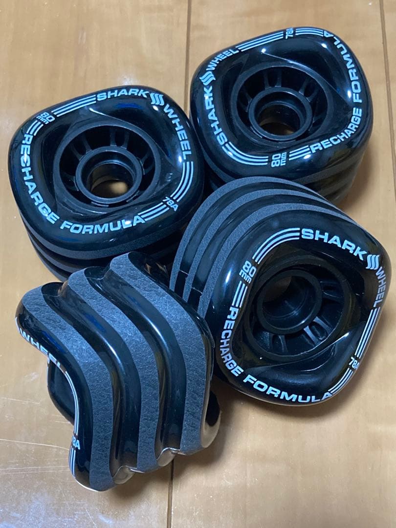 【米国本社取寄せ品】80mm シャークウィール 黒　shark wheel