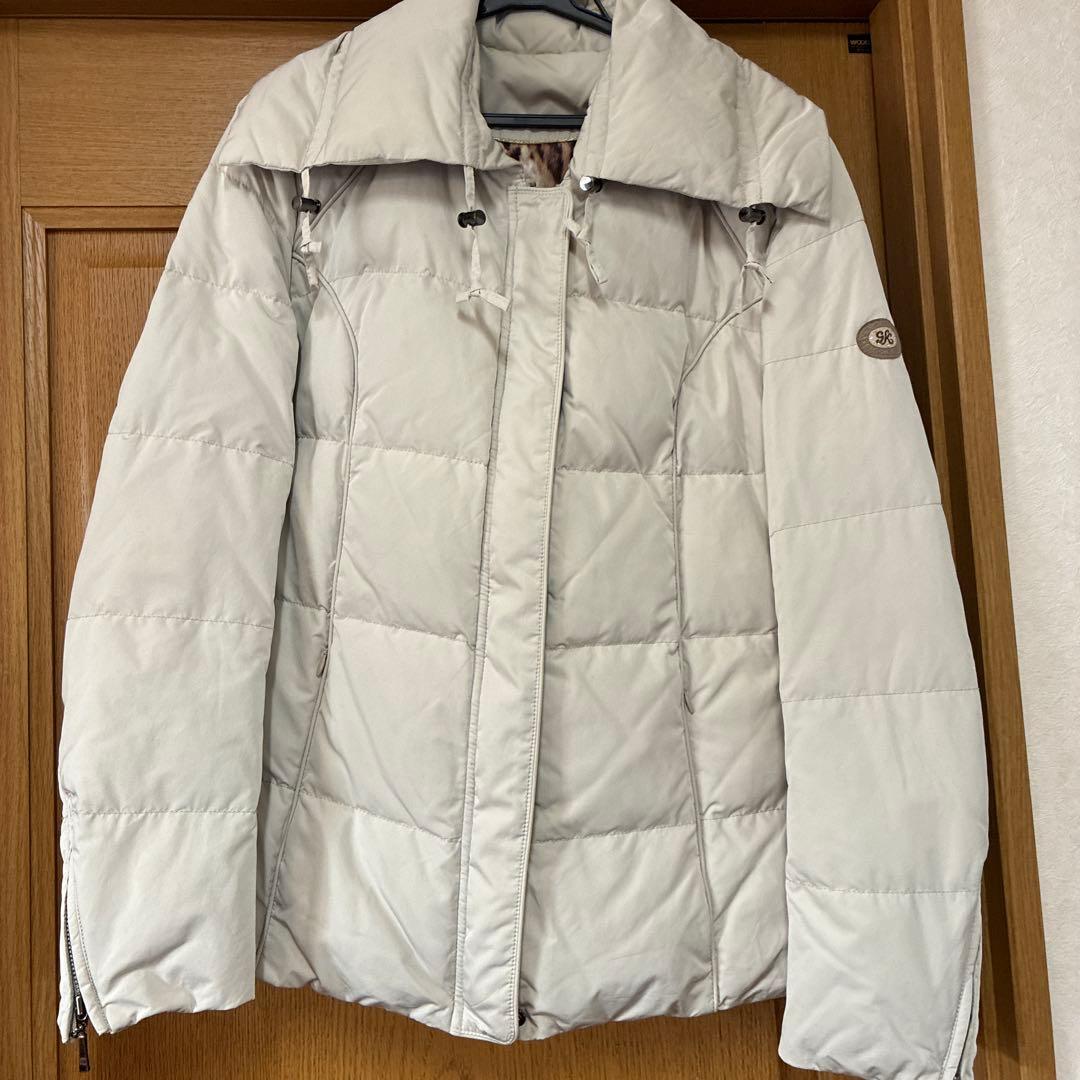 GK ベージュダウンジャケット