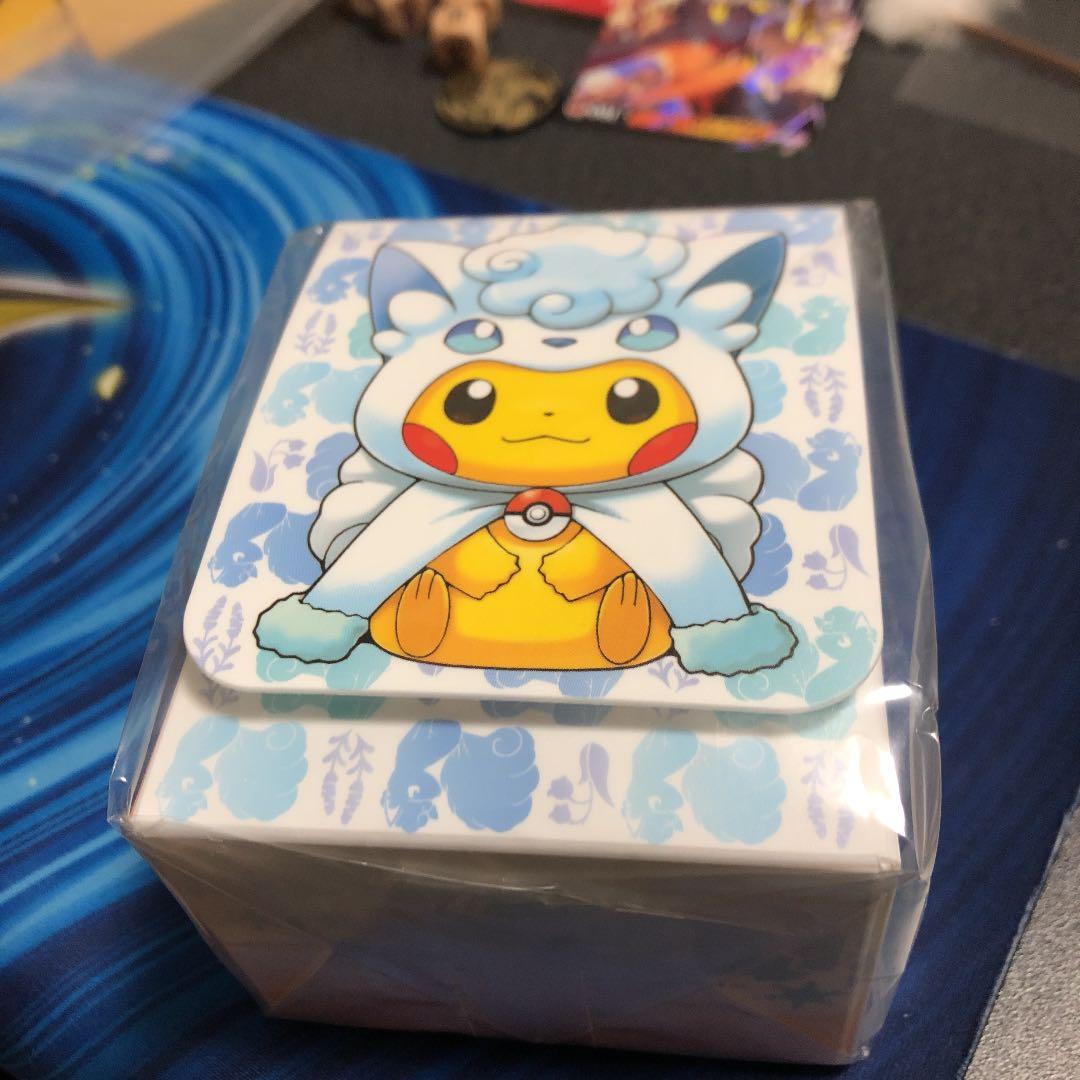 ポンチョを着たピカチュウ ロコン アローラロコン デッキケース