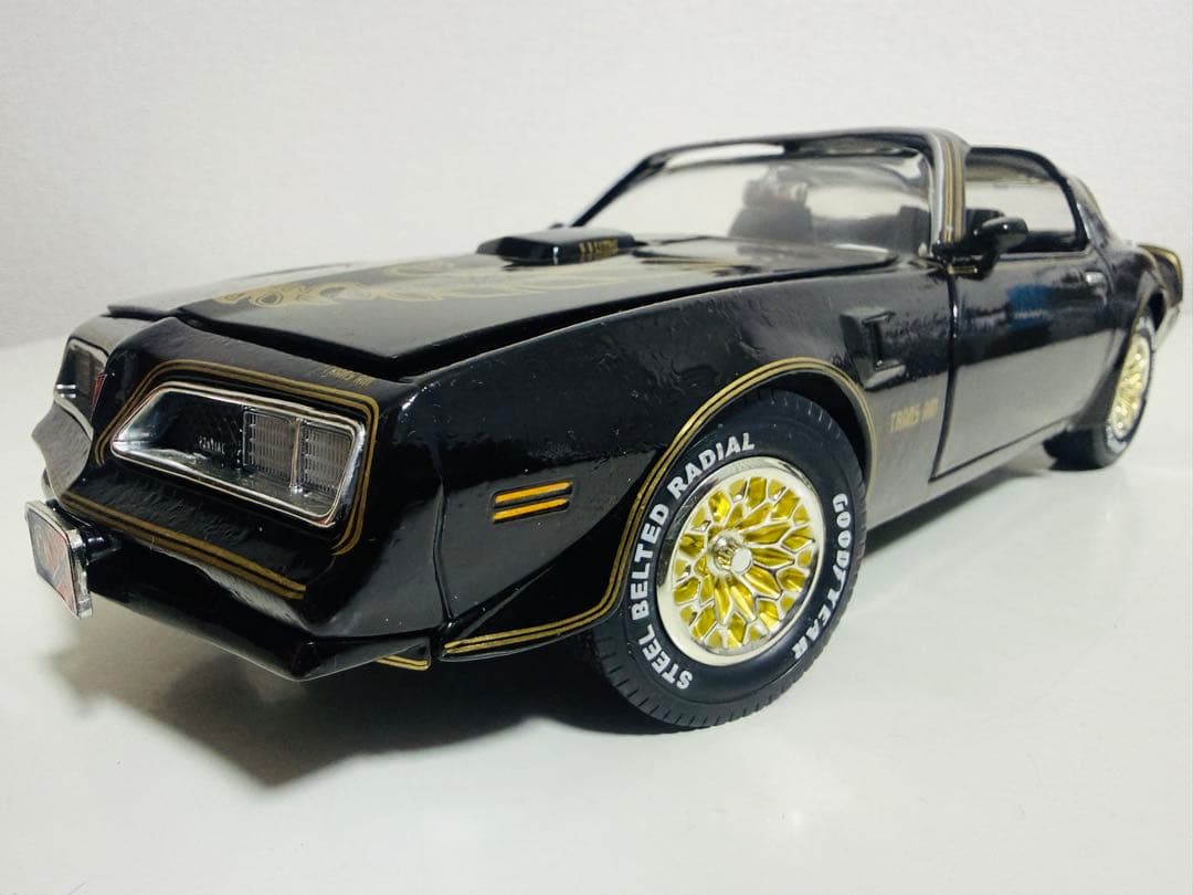 Ertl/'77 Pontiacポンティアック TransAmトランザム1/18