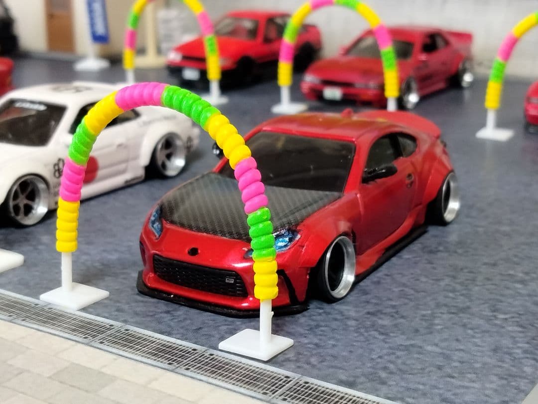 トミカ改造 トヨタ 86 フルエアロ 自作アルミリム d深リム ホット