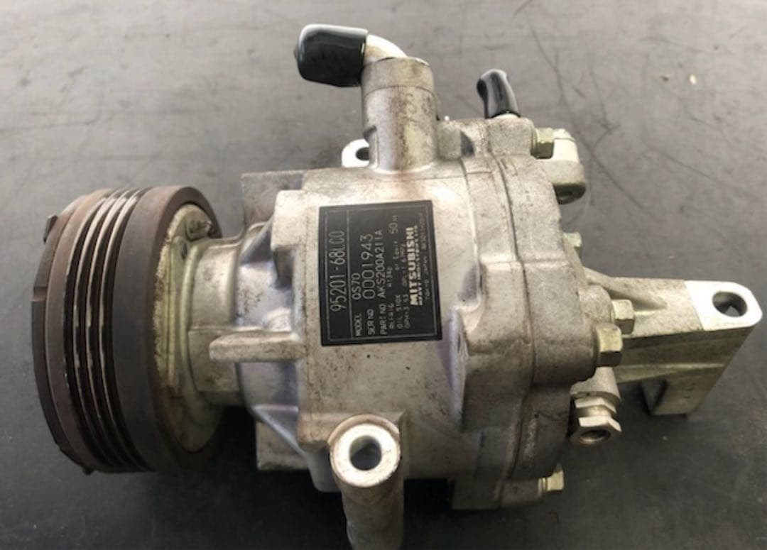 コンプレッサー スイフト ZC72S スズキ K12B 95201-68LC0