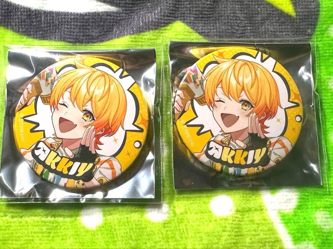 AMPTAKxCOLORS レインボーロード中77% あっきぃ 等身 缶バッジ - メルカリ