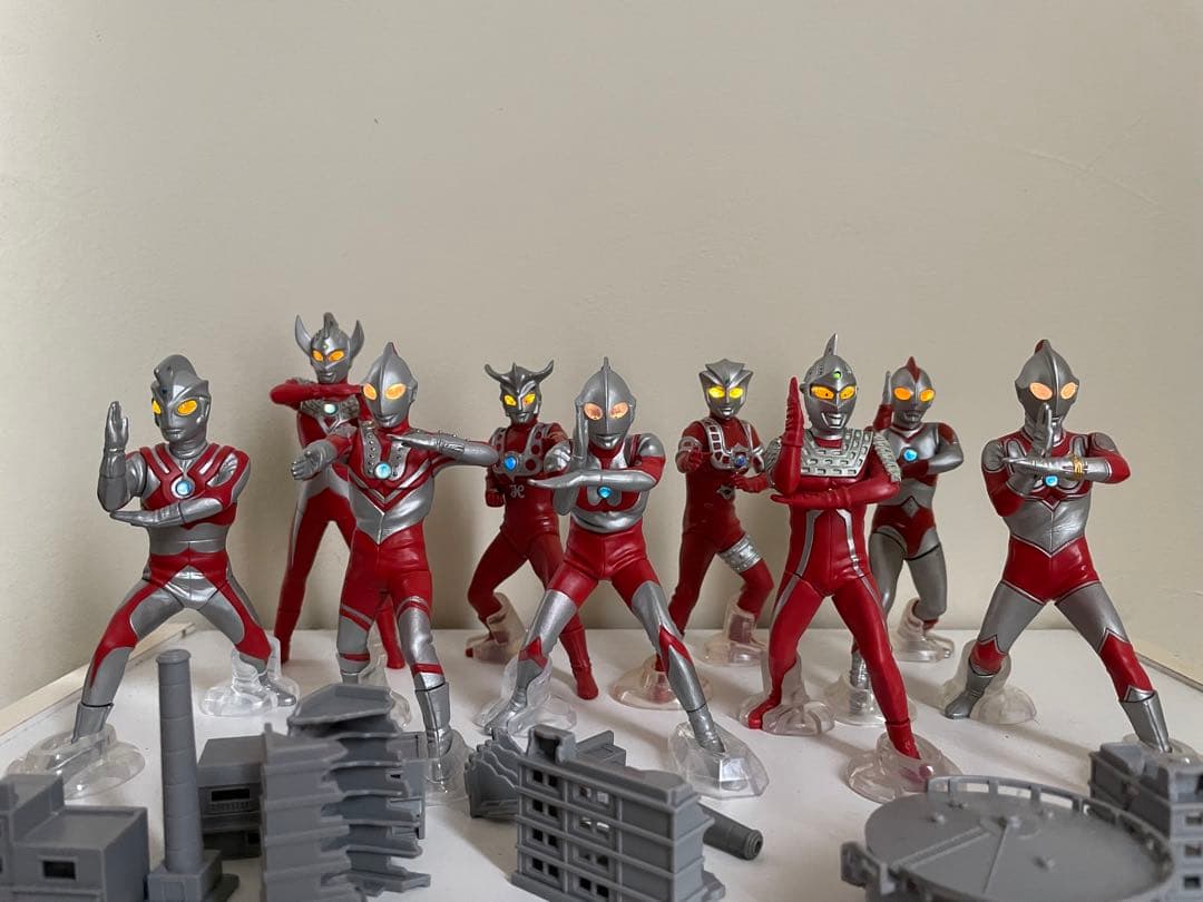 新品未開封アルティメットルミナスゴモラウルトラ6兄弟ティガ セット