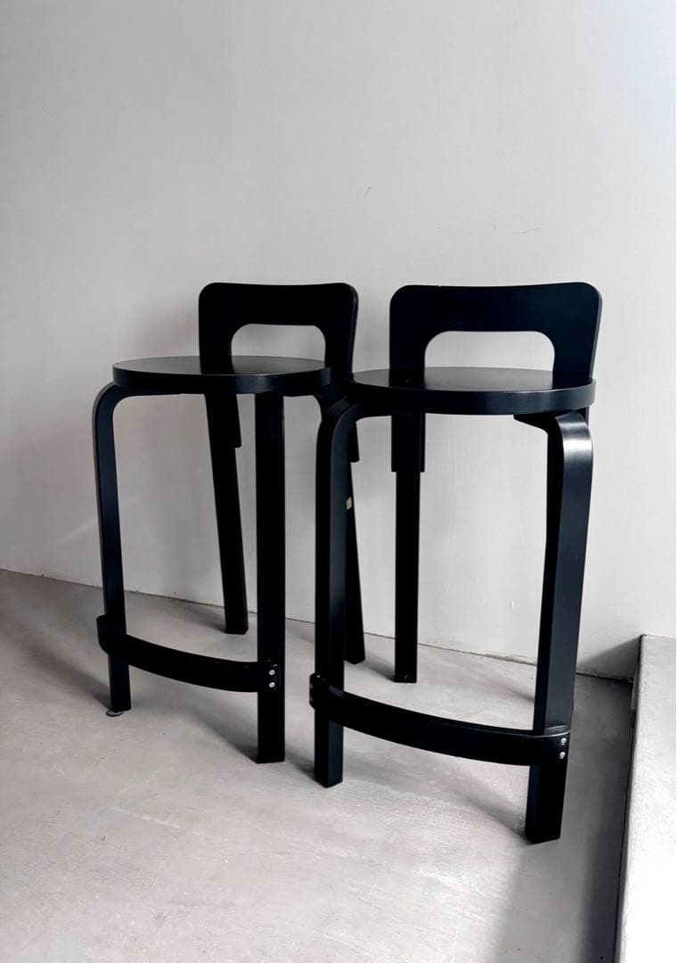 artekハイスツール K65 Carry Away ラッカーブラック①