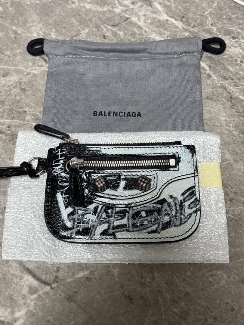 小物 BALENCIAGA cagole graffiti coin case