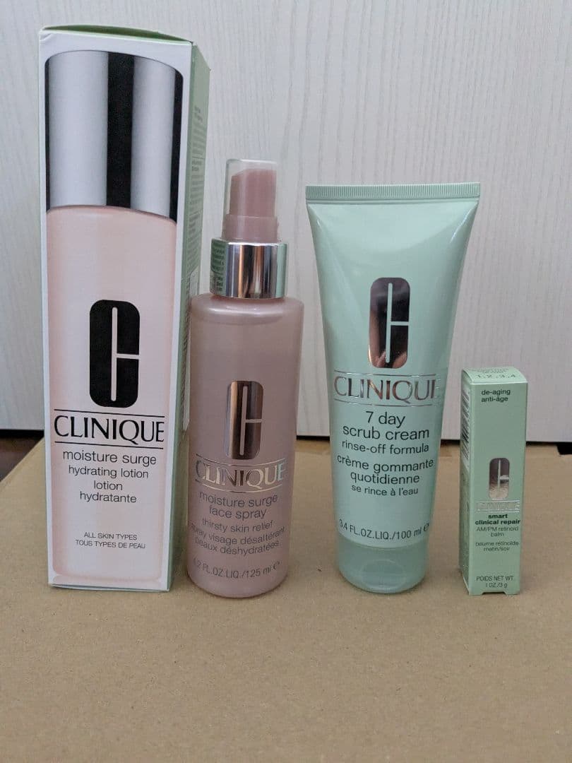 CLINIQUE モイスチャーサージセット