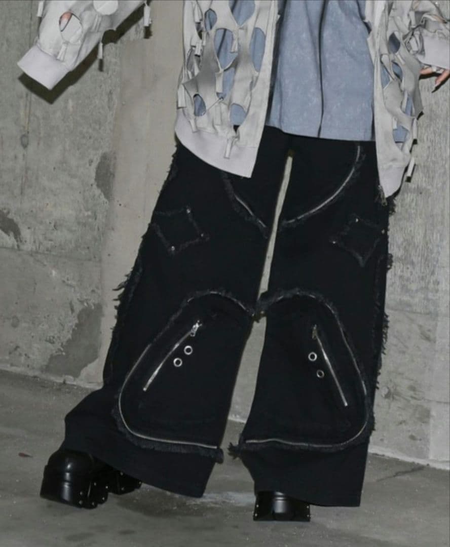 REFLEM/レフレム　クロスパッチZIP切替ワイドデニムカーゴパンツ　ブラック