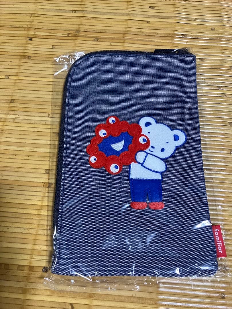 ファミリア　万博　会場限定ポーチ 万博】大阪・関西万博会場内でファミリアとのコラボ「ミャクミャク