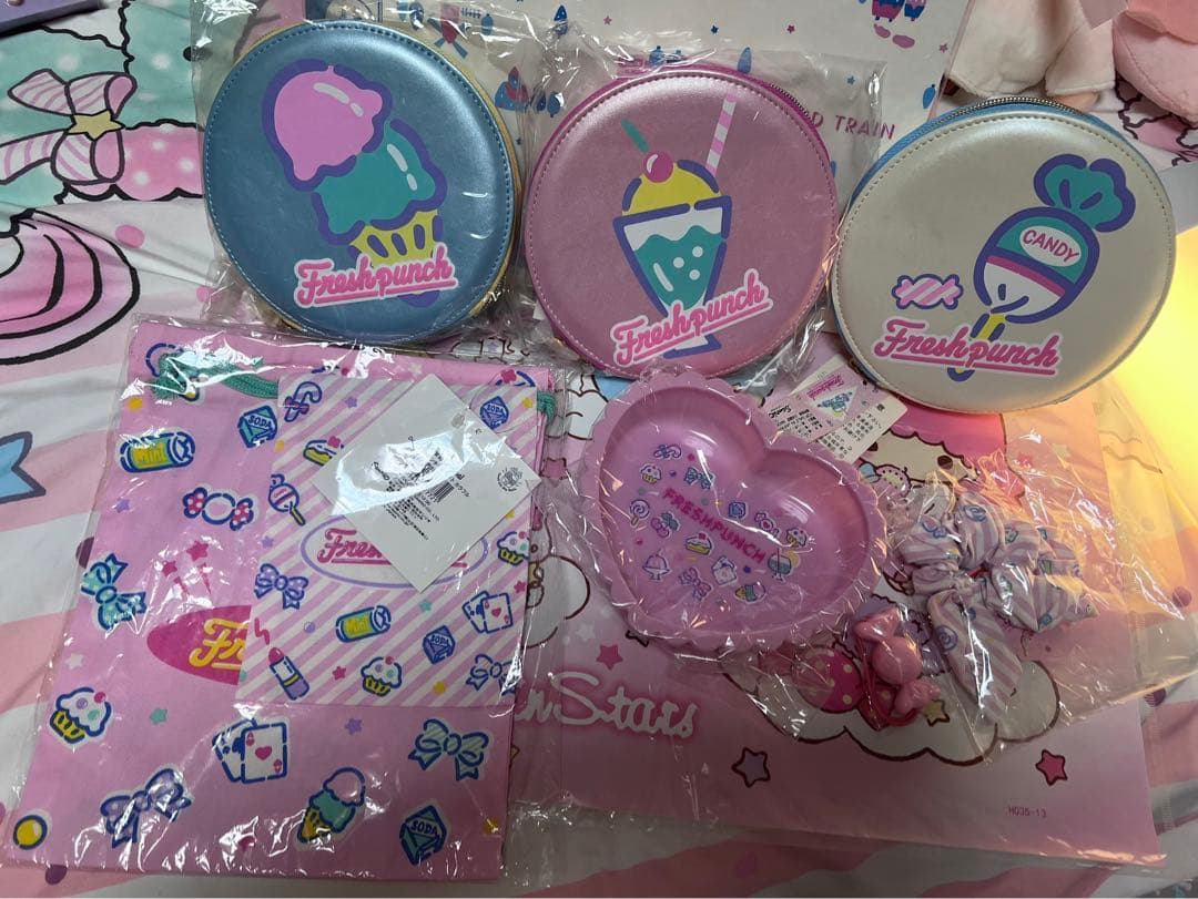 サンリオ フレッシュパンチ 希少 ポーチ＆小物入れ セット サンリオ - フレッシュパンチ アクセサリーケース ジュエリーケース